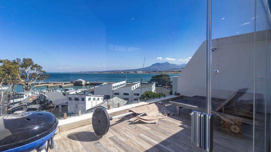 To Let 4 Bedroom Property for Rent in Gordons Bay Village Western Cape